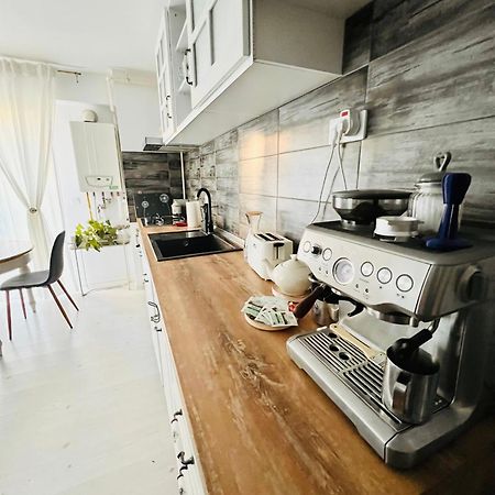 The Airport Loft Apartment Otopeni Exterior photo