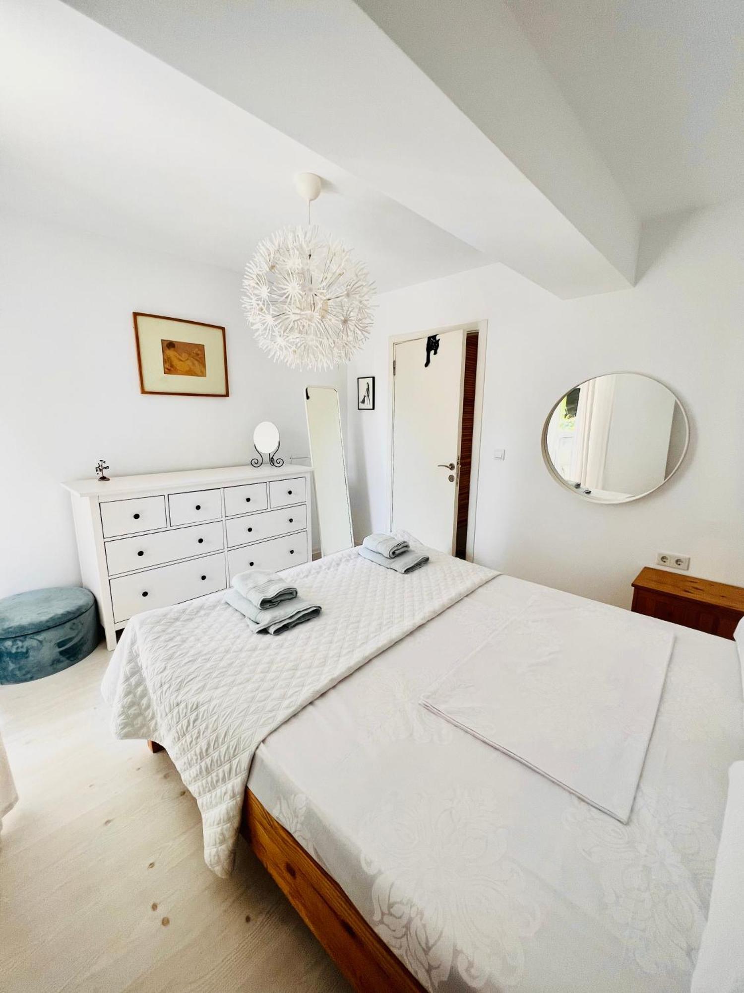 The Airport Loft Apartment Otopeni Exterior photo